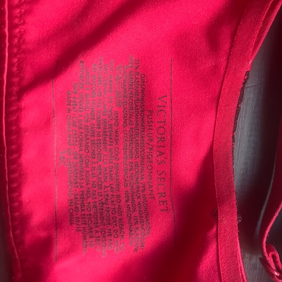 Victoria Secret red push-up bra 34 C - Picture 4 of 5
